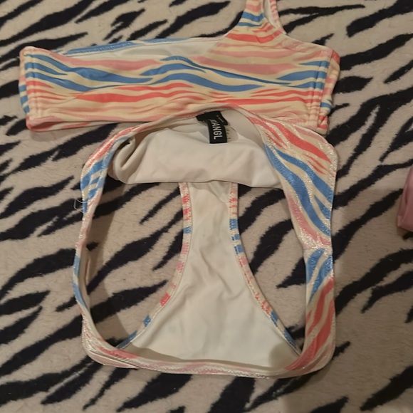 Zebra triangl one shoulder suit - Picture 3 of 3